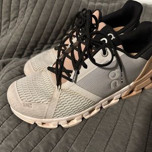 ON RUNNING ON CLOUD SNEAKERS